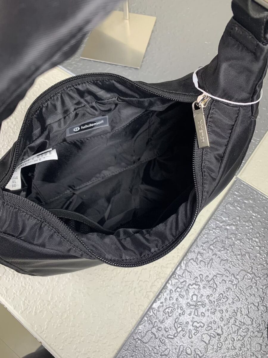 NWT Lululemon Mini Shoulder Bag 4L Black | eBay NWT Lululemon Mini Shoulder Bag 4L Black | eBay