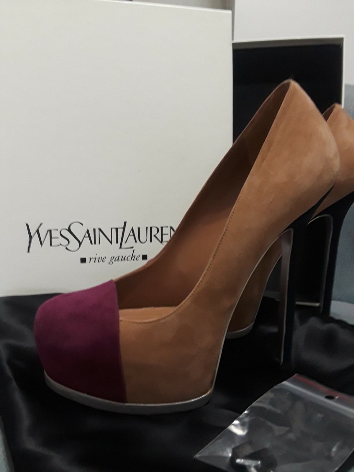 Decolte Yves Saint Laurent scamosciate omaggio taglia 38 in offerta