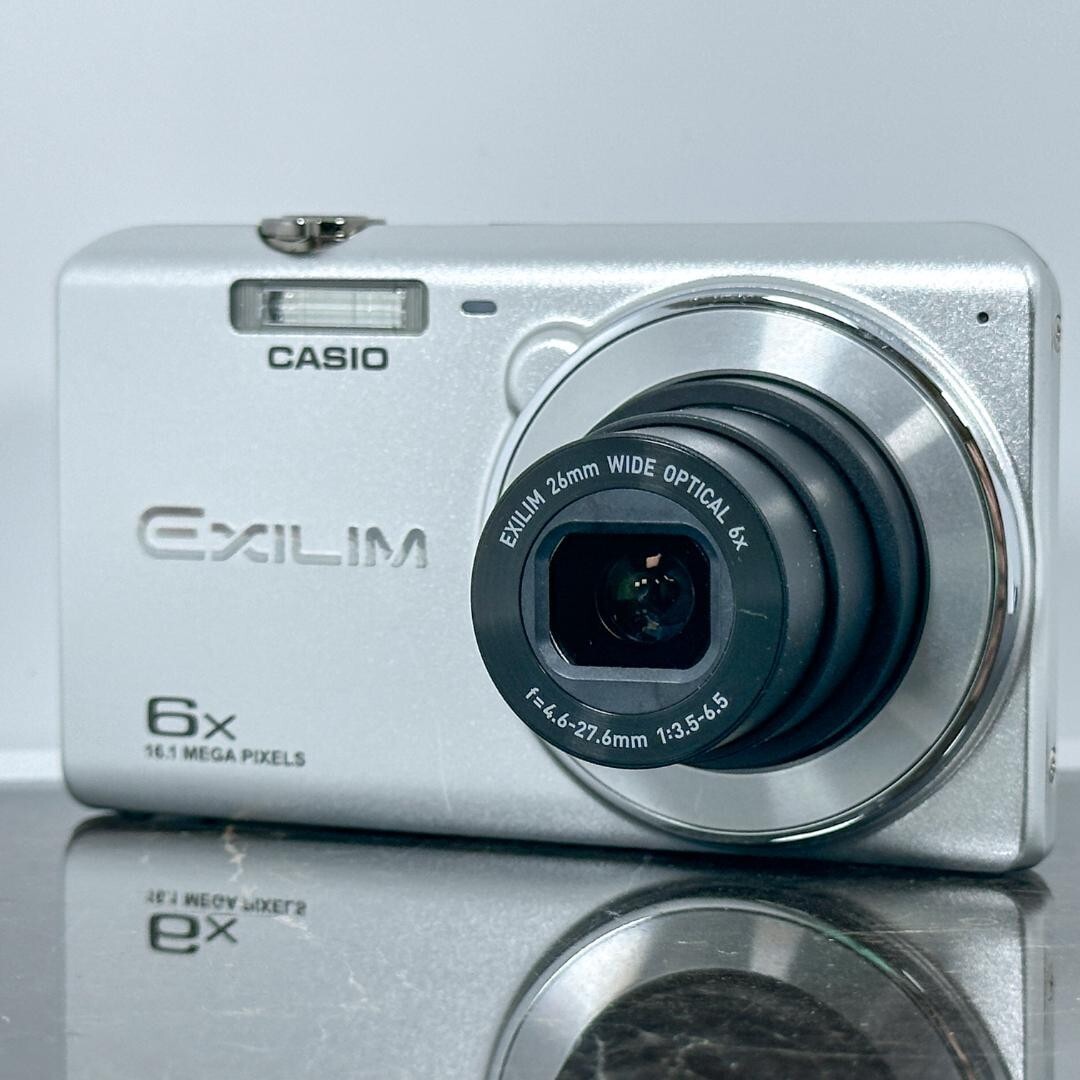 CASIO EXILIM EX-Z880 Silver   used  from Japan