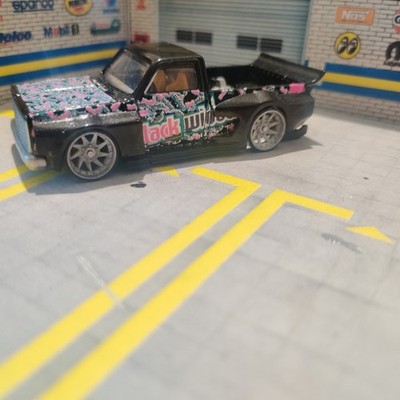 1/64 Custom Silverado 83 Hotwheels