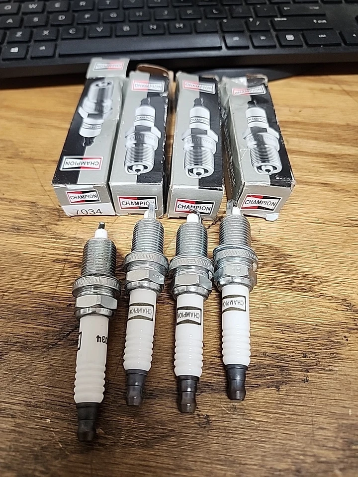 Champion 7034 Double Platinum Power Premium Spark Plug 4pcs - Image 2 of 4