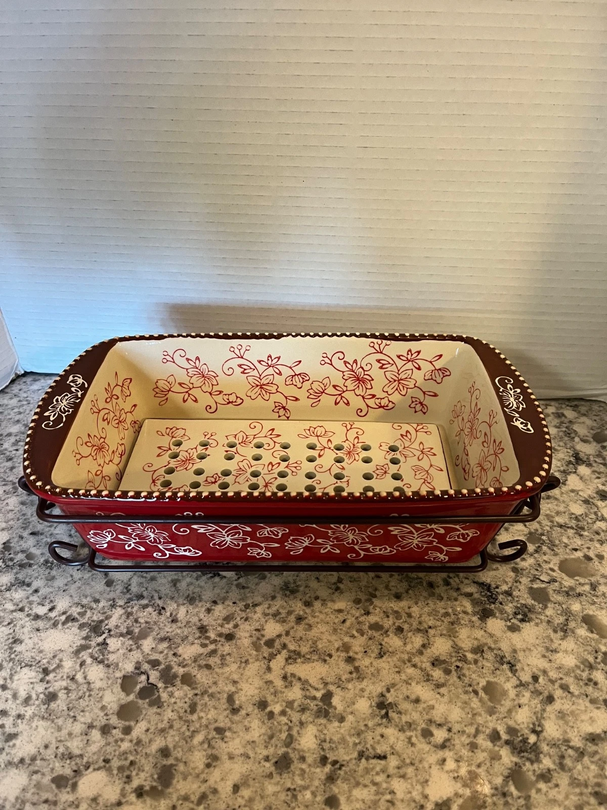 Temptations loaf pan with drip tray and wire carrying rack
Opens in a new window or tab