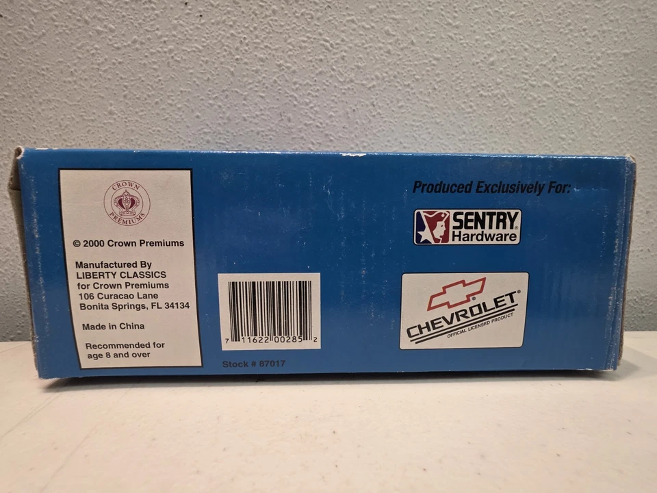 1967 Chevy Pickup Sentry Hardware 1:25 Scale Diecast Bank Crown Premiums - Image 2 of 4