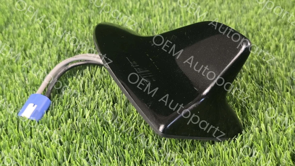 Lexus RX350 RX450H 2010-2014 Exterior Roof Top Shark Radio Antenna 86760-48050 - Image 4 of 4