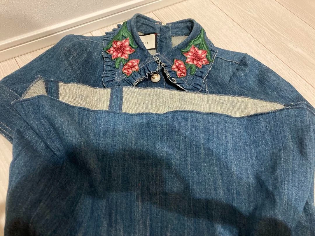 Robe en jean brodée de fleurs GUCCI taille 36 occasion