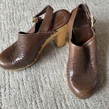 TORY BURCH Brayden Wooden Heels Brown Leather Clogs Shoes Perforated Logo-Size 8