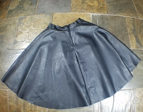 Renovada Colección Premium Mujer Talla Pequeña Falda Acampanada Negra - Imagen 2 de 7