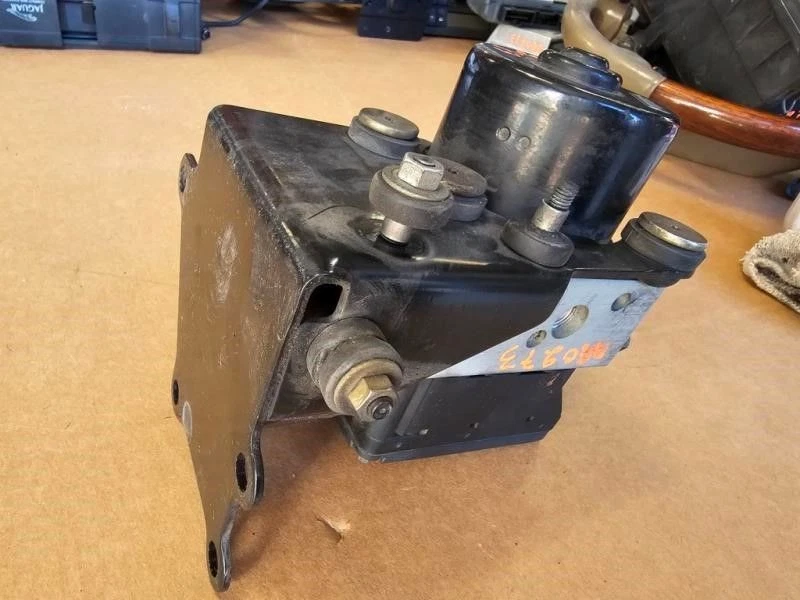 Conjunto de módulo de bomba de freno antibloqueo Jaguar XK8 XJ8 2000-2003 Vanden Plas OEM Foto 4 de 4