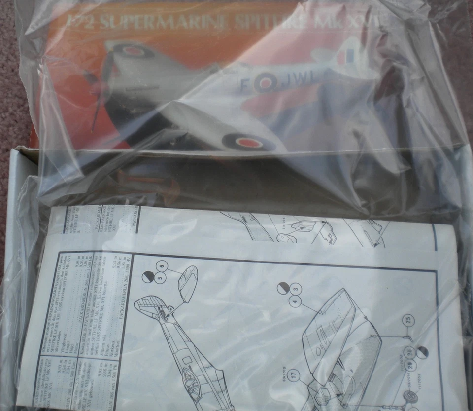 Kit de avión modelo Heller/Humbrol Supermarine Spitfire Mk.XVIE 1/72 usado Francia Foto 3 de 4