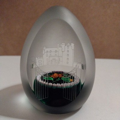 CAITHNESS CASTLE OF MEY MILLEFIORI AND ETCHED GLASS LTD. ED. BRIEFBESCHWERER 100