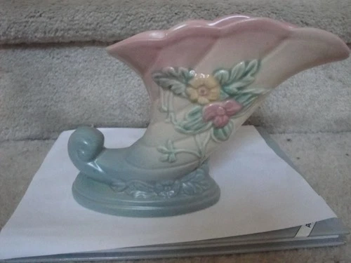 Vintage Hull Art Pottery W-7-7 1/2 Wildflower Pink /Yellow Cornucopia Vase    !