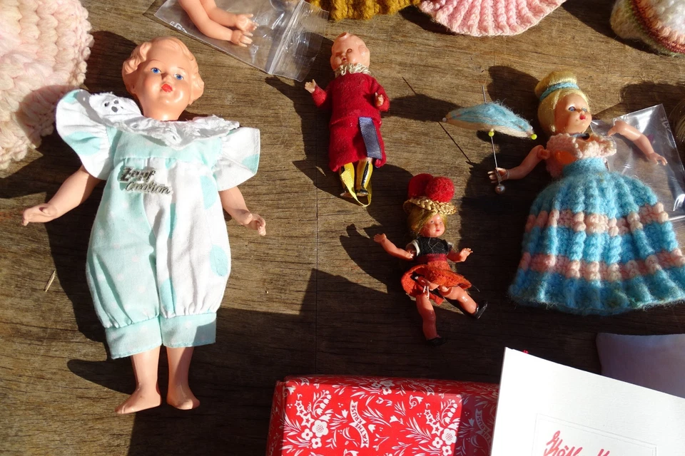 16 STÜCK KLEINE PUPPEN im KONVOLUT verschiedene Marken und unterschiedlich alt - Bild 4 von 4