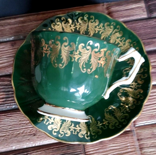 Aynsley Teacup and Saucer Pattern 2910 Dark Green Gold Never Used, Like New