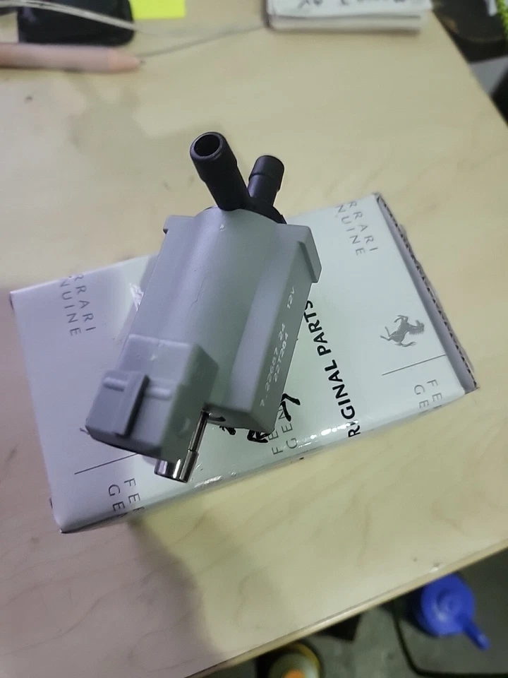 Electroválvula Ferrari 000178309 722687 OEM Foto 3 de 4