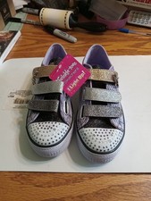 New!! Skechers Little Girl Twinkle Toes Shoes Light Up Sneakers Size 2 Medium 