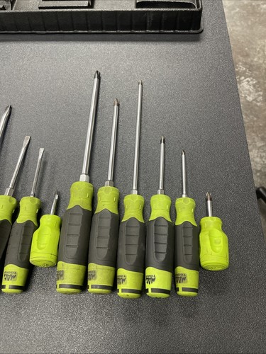 Mac Tools SDB12DG-S - 12pc Mac-Grip Combination Screwdriver Set - Green - Picture 7 of 15