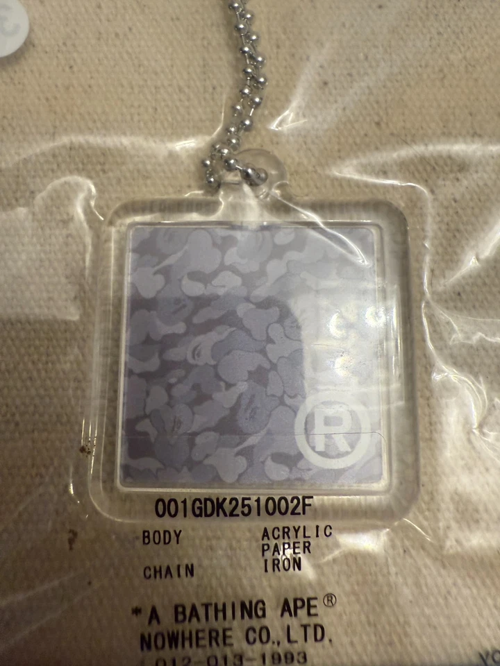 Llavero A Bathing Ape BAPE Platino "American Express" TOTALMENTE NUEVO en BOLSA Foto 3 de 4
