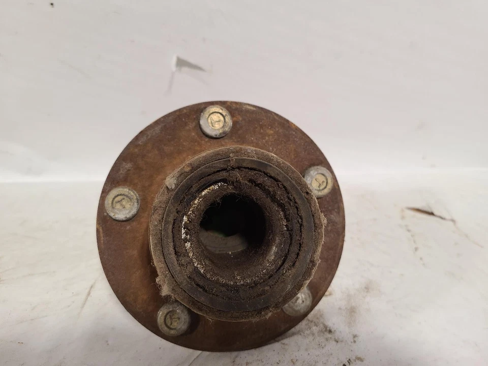 Used Rear Wheel Hub fits: 1990 Plymouth Laser Rear FWD w/o ABS Rear Grade A — 第 2/4 张图片