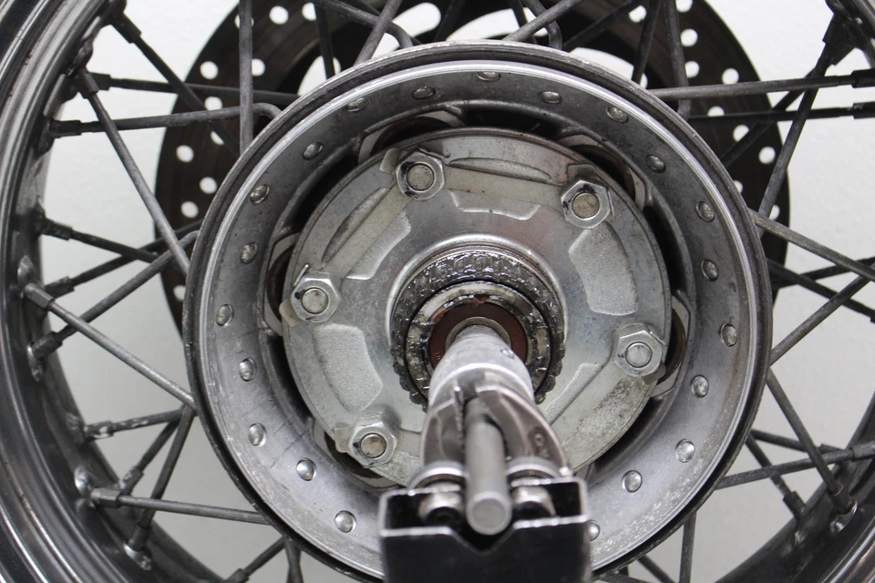 Llanta trasera clásica Yamaha V Star 1100 XVS1100A 1999-2009  Foto 2 de 4