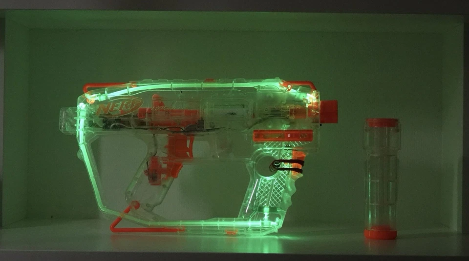 Nerf N-Strike Elite Evader Blaster – Wie Neu, Elektrisch + Glow in the Dark - Bild 2 von 4