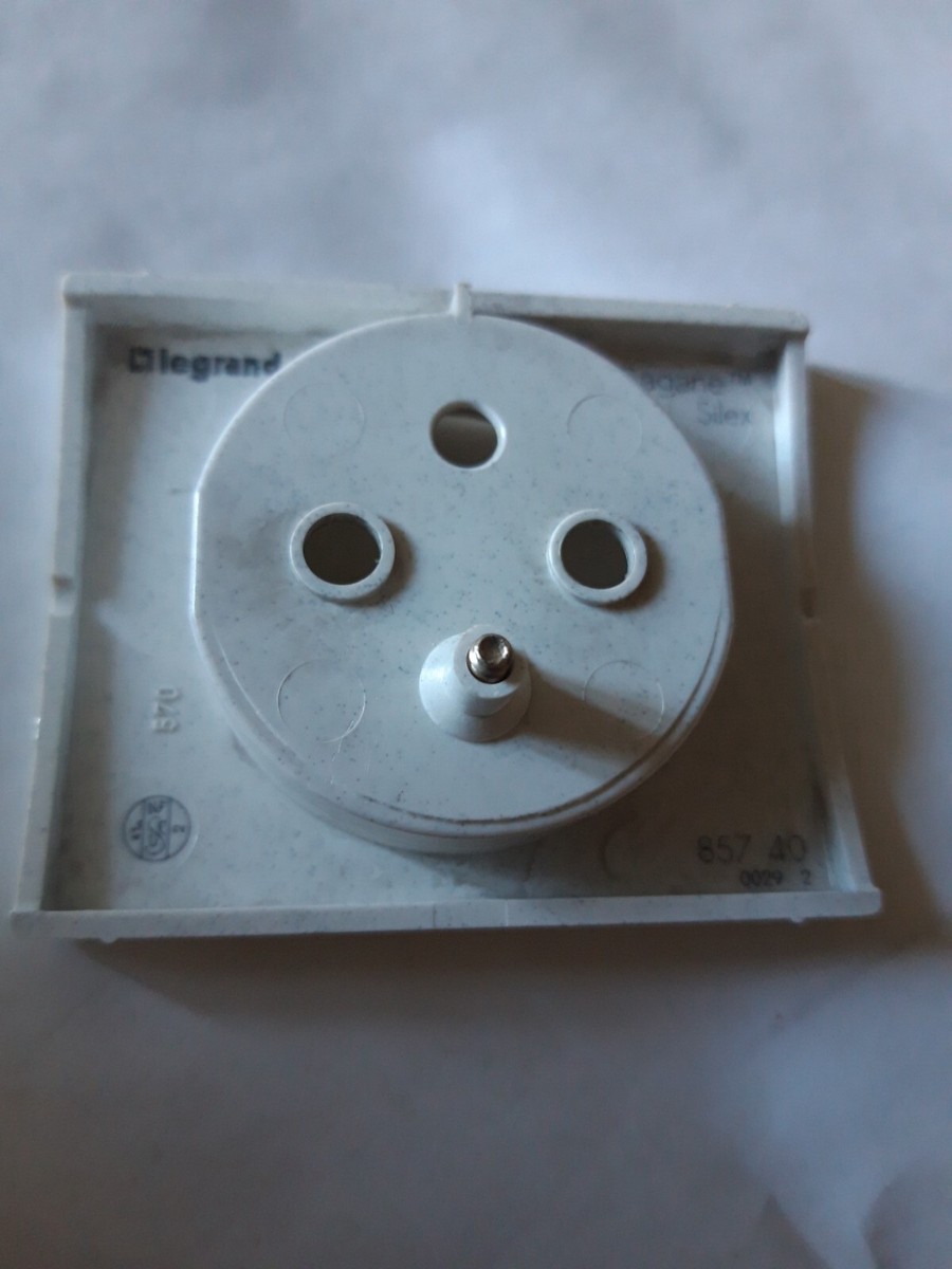 Enjoliveur De Prise Legrand Silex Blanc Moucheté - Réf. 85740, 2P+T, Occasion