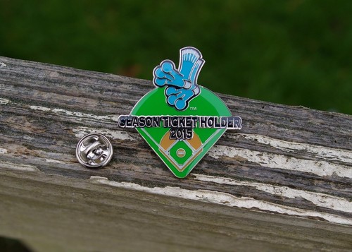 Everett Washington Aquasox Baseball Club 2015 Saisonkartenhalter Pin Pinback - Bild 1 von 6