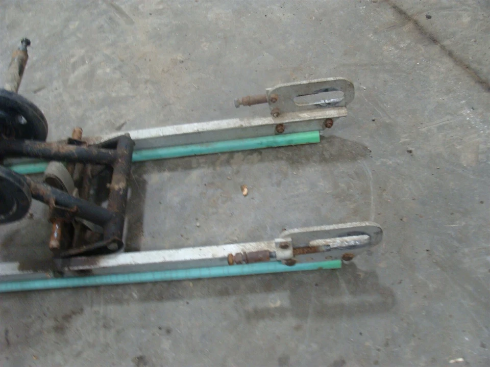 ARCTIC CAT Wildcat 700 EFI 1995 largo 136" cuadro deslizante rieles brazo bogies Foto 4 de 4