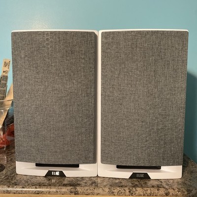 ELAC Uni-Fi Reference UBR62 6.5'' Bookshelf Speakers - Satin White with Oak Sides