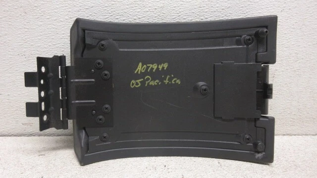 Chrysler Pacifica 2005 interior consola central tapa OEM LKQ Foto 4 de 4