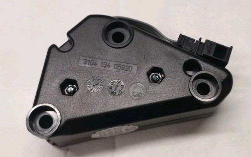 VW Golf 5 1K1 Frequenzweiche Steuergerät Soundsystem Tür vorne links 1K0035463D