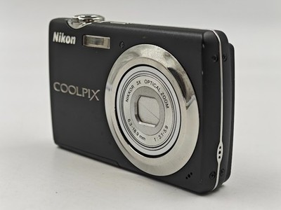 Nikon Coolpix S220 10,0 MP Digitalkamera Schwarz - Überholt