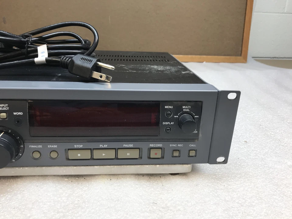 Tascam CD-RW2000 Professional CD Rewritable Recorder - Tested No Remote - Image 3 of 4