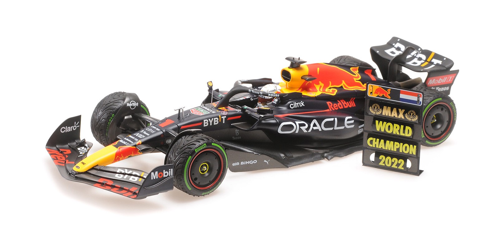 MINICHAMPS 110221801 1:18 ORACLE RED BULL RACING RB18 – VERSTAPPEN – WINNER JAPA