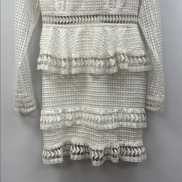 Nuevo con etiquetas Mini Vestido Endless Rose Begin Again Crochet Encaje en Niveles Blanco Mediano Foto 4 de 4