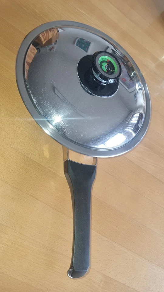 AMC Pfanne 24 cm 2,0 Liter mit Deckel 