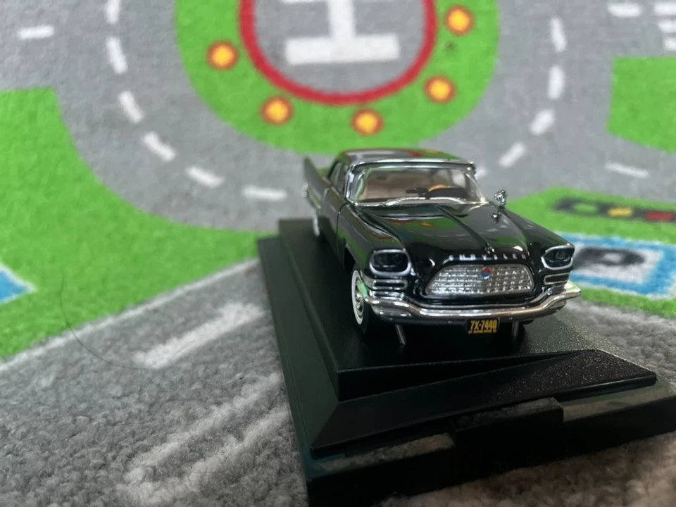 ERTL 1:24 比例 1957 年克莱斯勒 300C 压铸模型汽车无盒 — 第 3/4 张图片