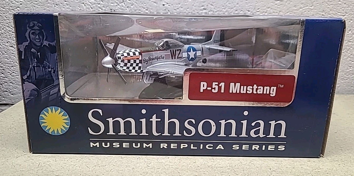 P-51 Mustang- 1:48 Scale Smithsonian Museum Replica WW2 Fighter Plane
