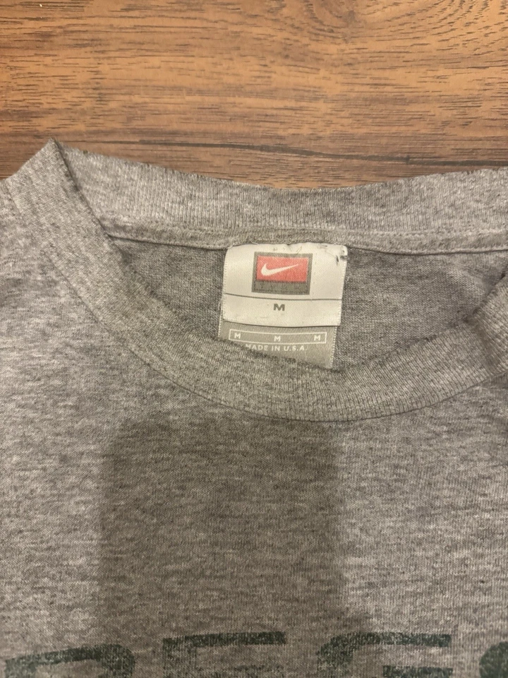 Camiseta Nike vintage de los Oregon Ducks talla mediana Foto 3 de 3