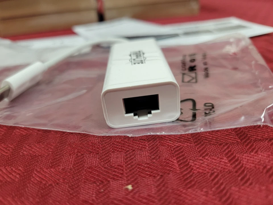 10- NEW SEALED Tripp Lite USB-C to Gigabit Network cable White U436-06N-GBW - Image 4 of 4