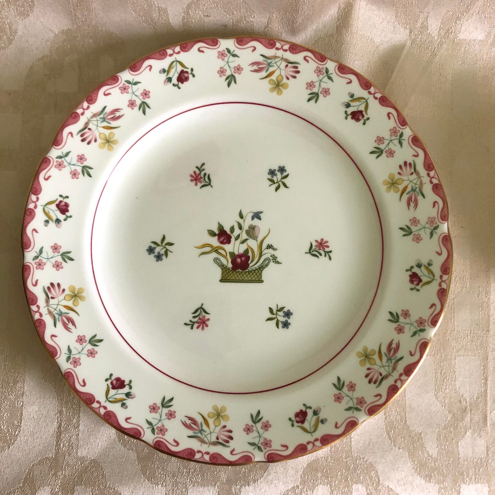 Wedgwood Bianca Williamsburg Script Mark 5 Piece Place Setting R4499