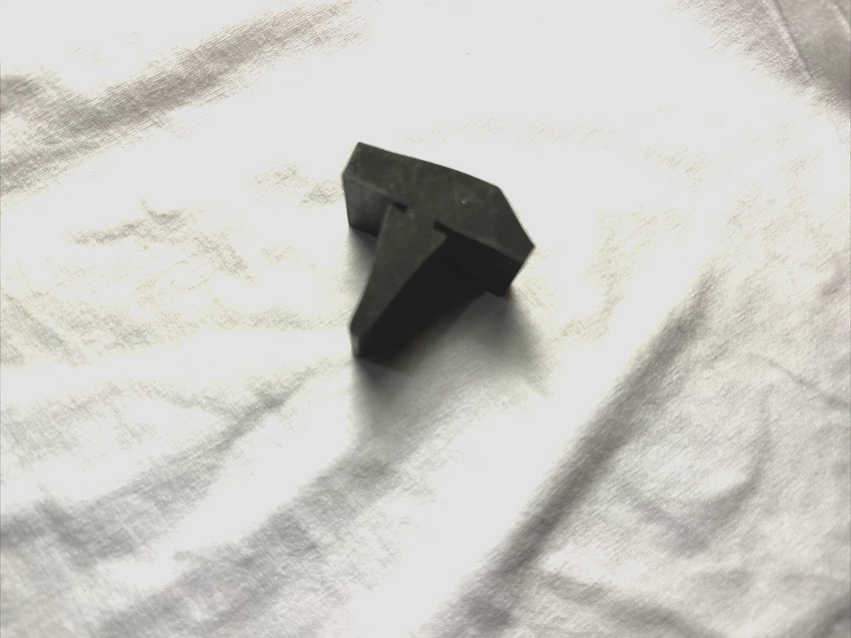 Hood To Fender Bumper 1964 - 1967 庞蒂亚克 GTO 暴风雨和柠檬 9773912 — 第 3/3 张图片