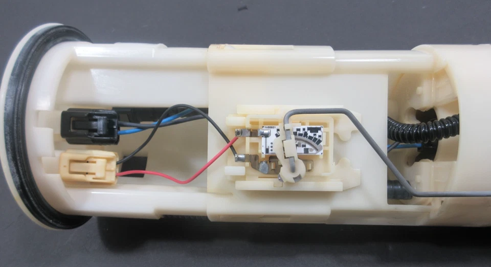 GOOD OEM YAMAHA 2002-2008 FX140 FX HO CRUISER GP1300R VX110 FX1100 FUEL PUMP - Image 3 of 4