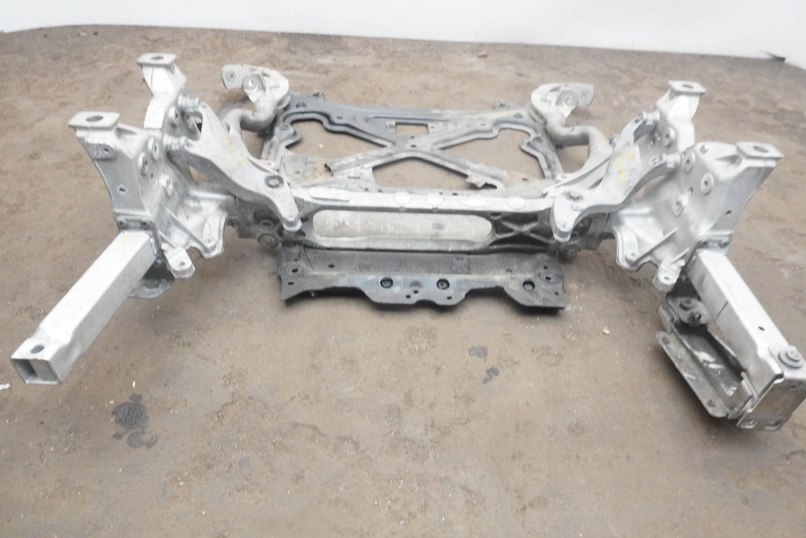 Bentley Bentayga 2016-2020 Front Brace P/N 4M0399315P