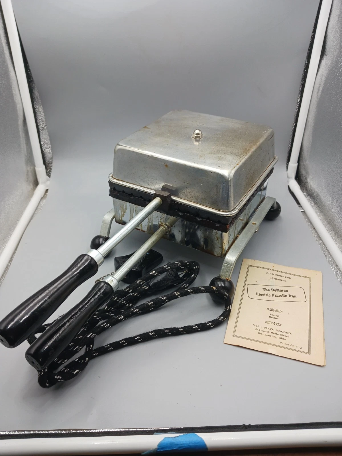 Vintage De Marco Electric Pizzelle Iron Maker W/ Original Box & Recipe Heavy
Opens in a new window o