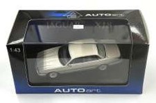 AUTOART 1/43 JAGUAR XJ8 1/43 scale car Age14+