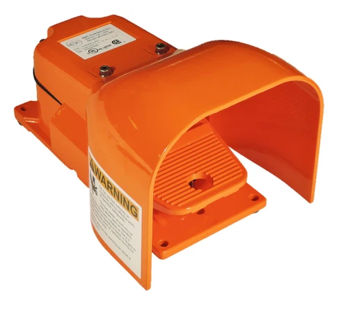 SSC Controls G500-MO Foot Switch, Momentary, SPDT, Oversized Guard