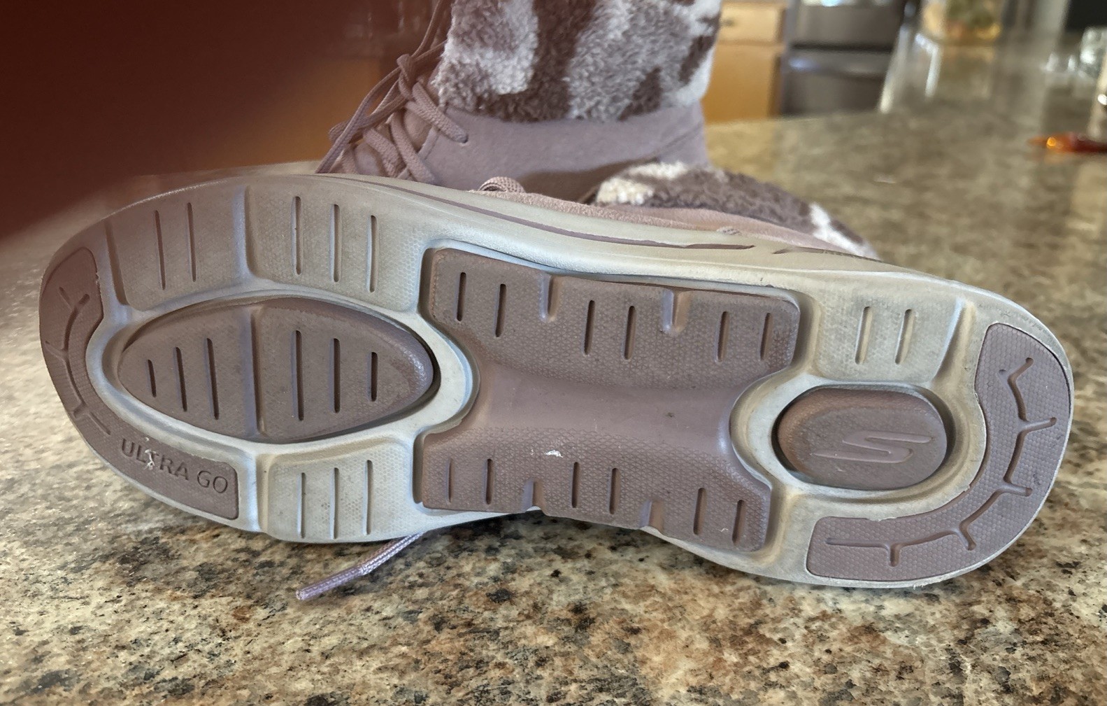 Skechers Women's Air Cooled Arch Fit Lace Up Boots. Size 11 Lavender Suede