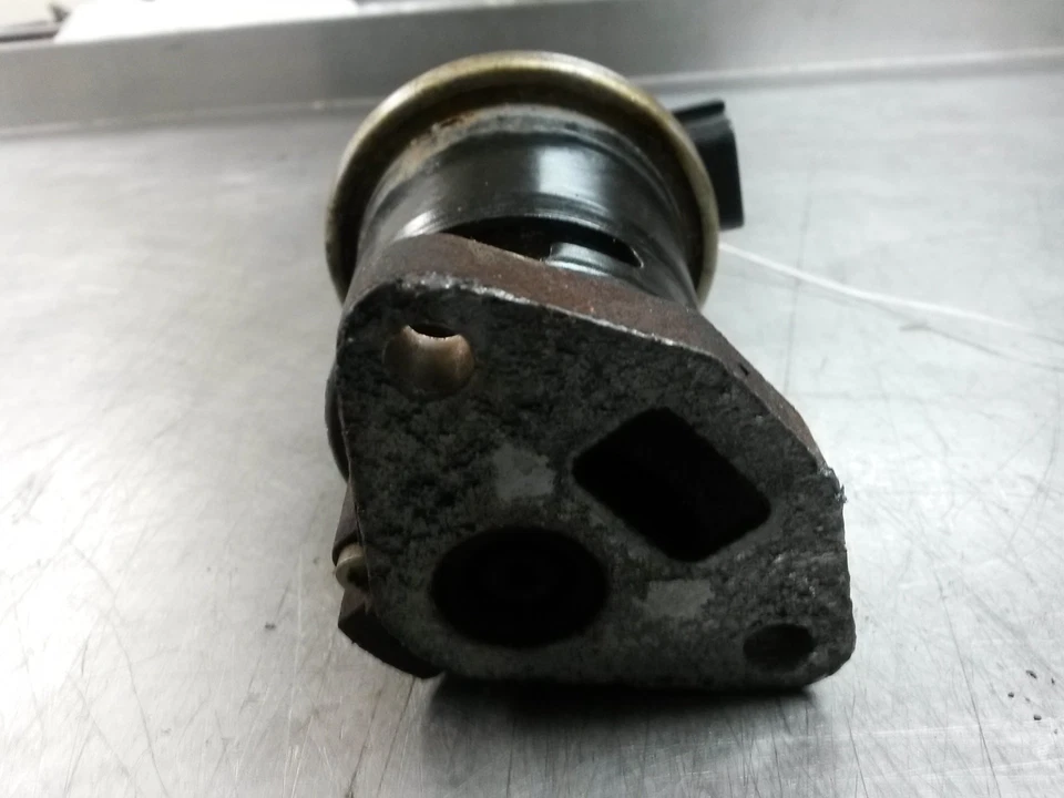 EGR Valve From 2005 Saturn Vue 3.5 - Image 4 of 4