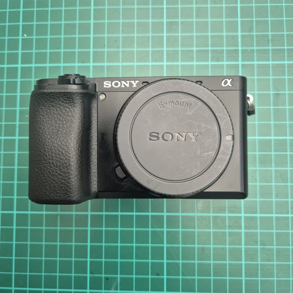 Sony Alpha 6100, photo 1 of 5