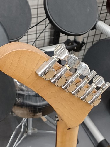 KRAMER LK-1BF Used Basswood body Maple neck Rosewood fingerboard w/Soft case - Picture 3 of 12